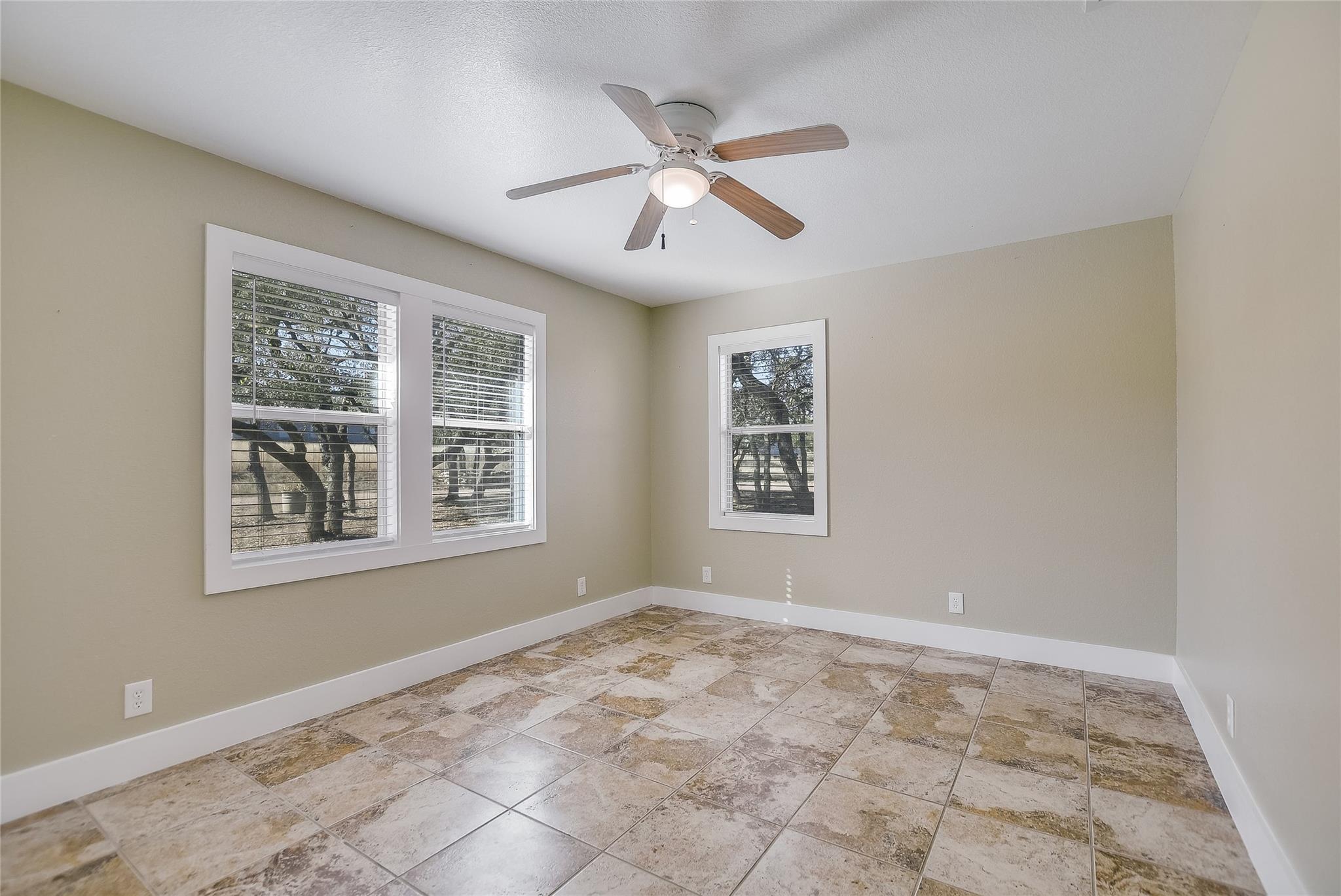 441 Leaning Oak TRL