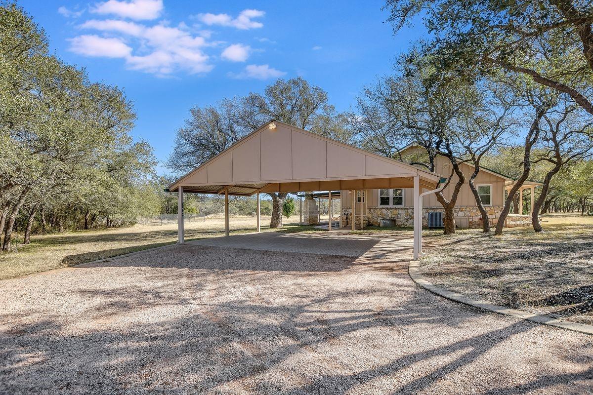 441 Leaning Oak TRL