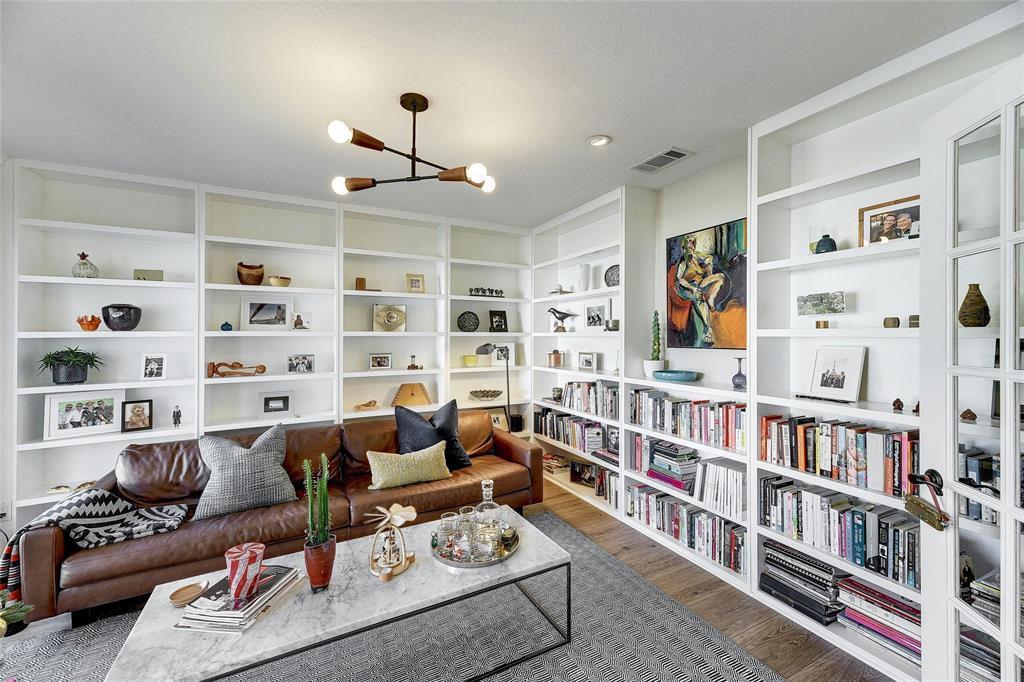 1601 Scottish Woods TRL