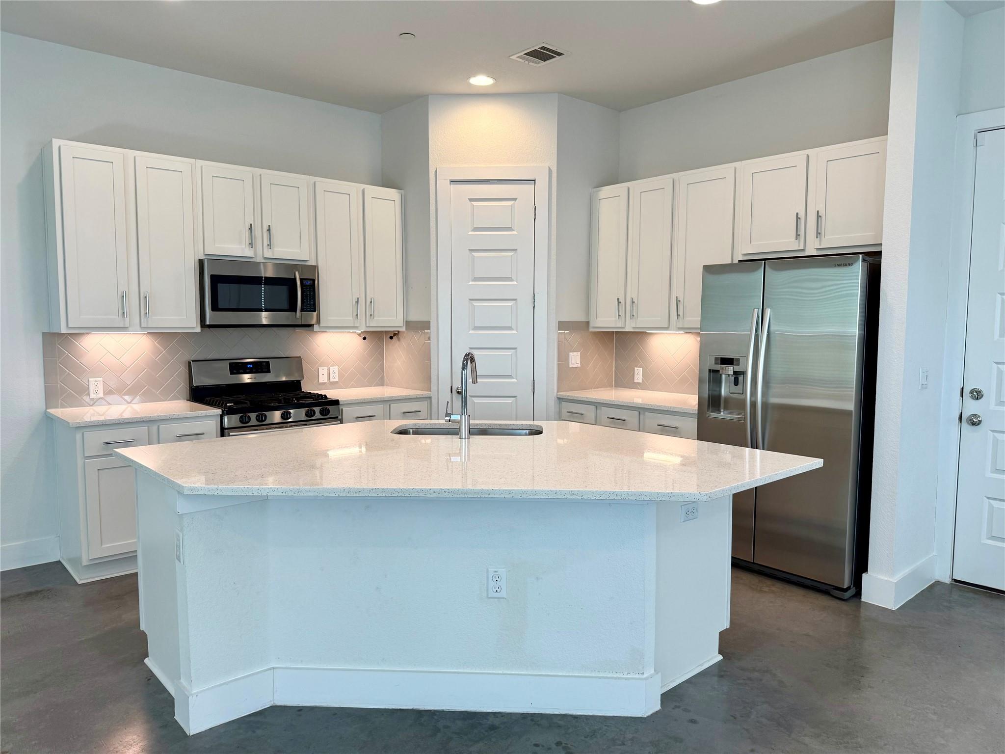 8922 Menchaca RD # 704