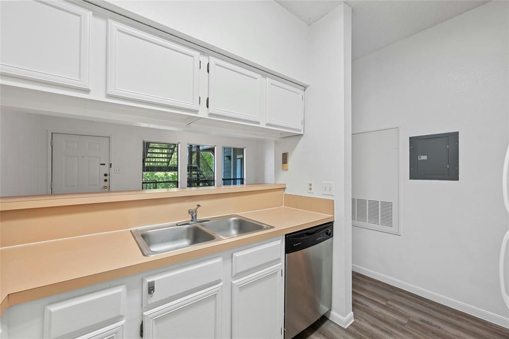 2901 San Jacinto BLVD # 104