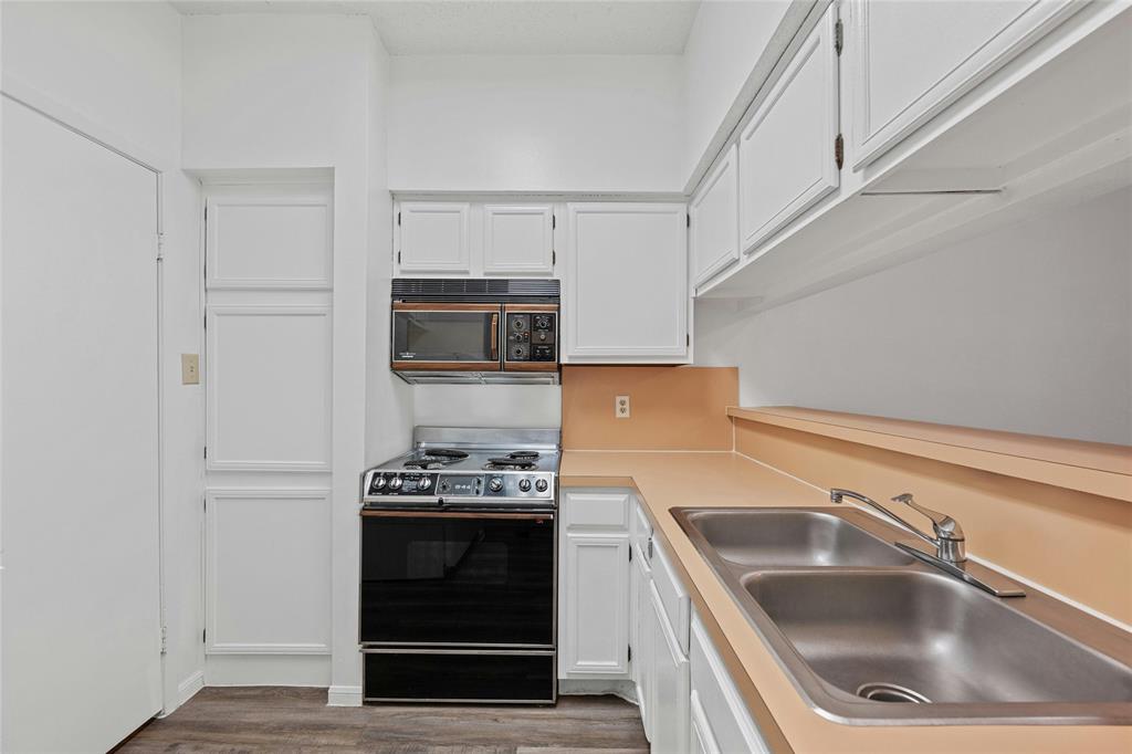 2901 San Jacinto BLVD # 104