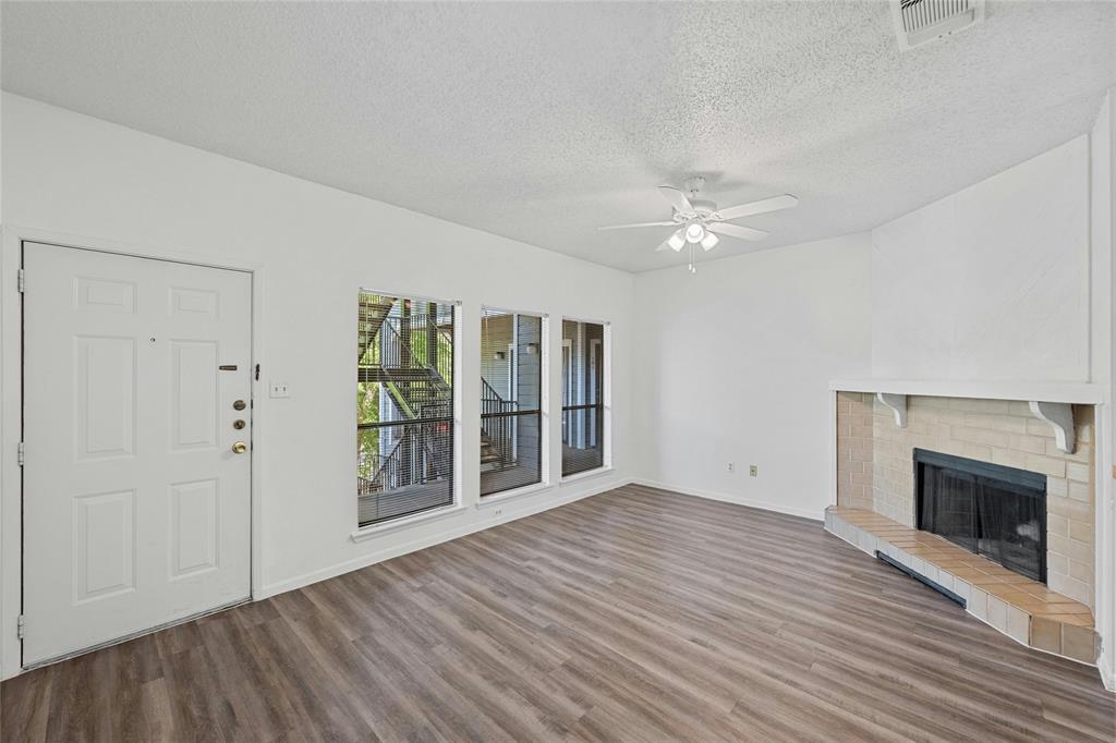 2901 San Jacinto BLVD # 104