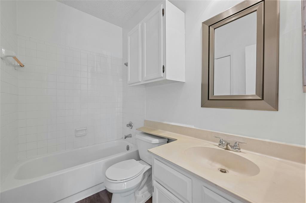 2901 San Jacinto BLVD # 104