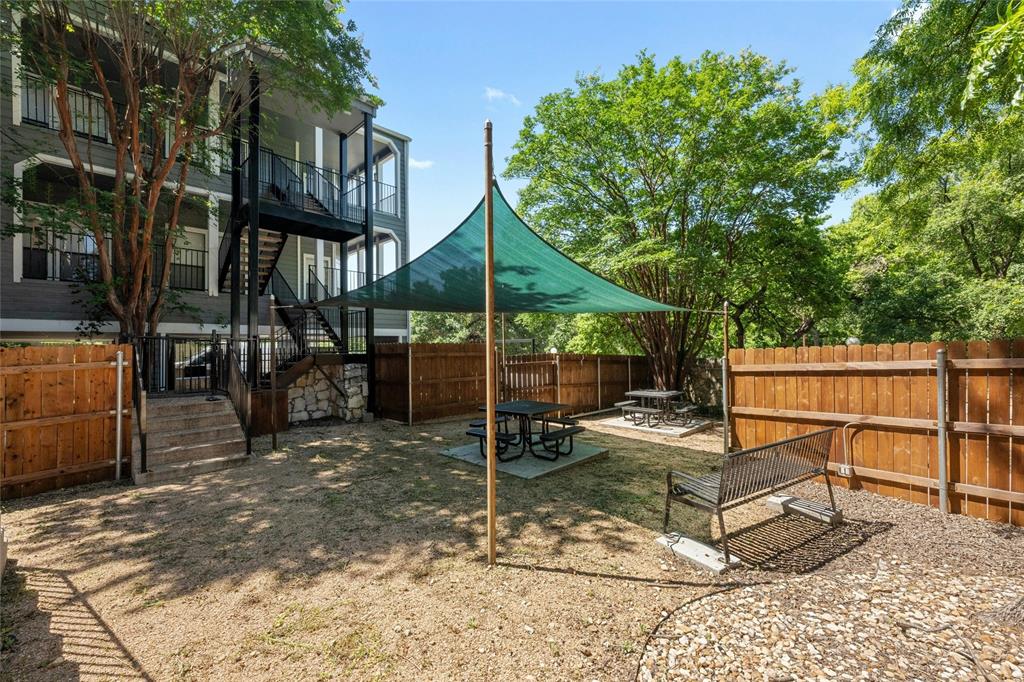 2901 San Jacinto BLVD # 104