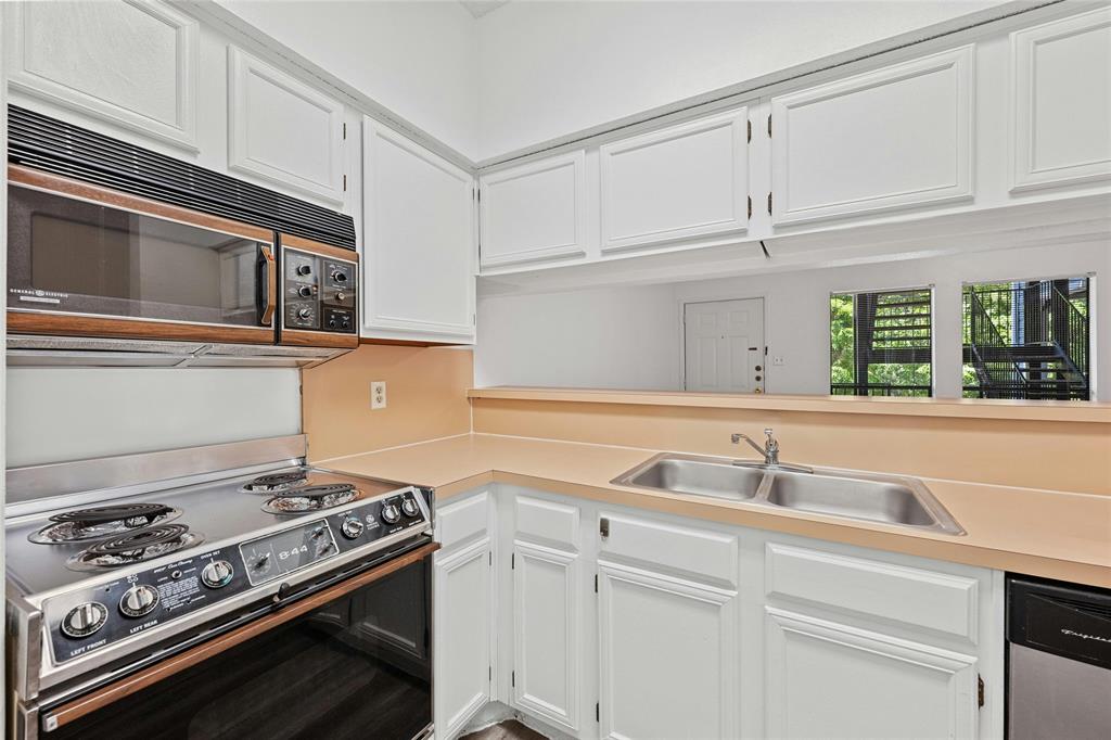 2901 San Jacinto BLVD # 104