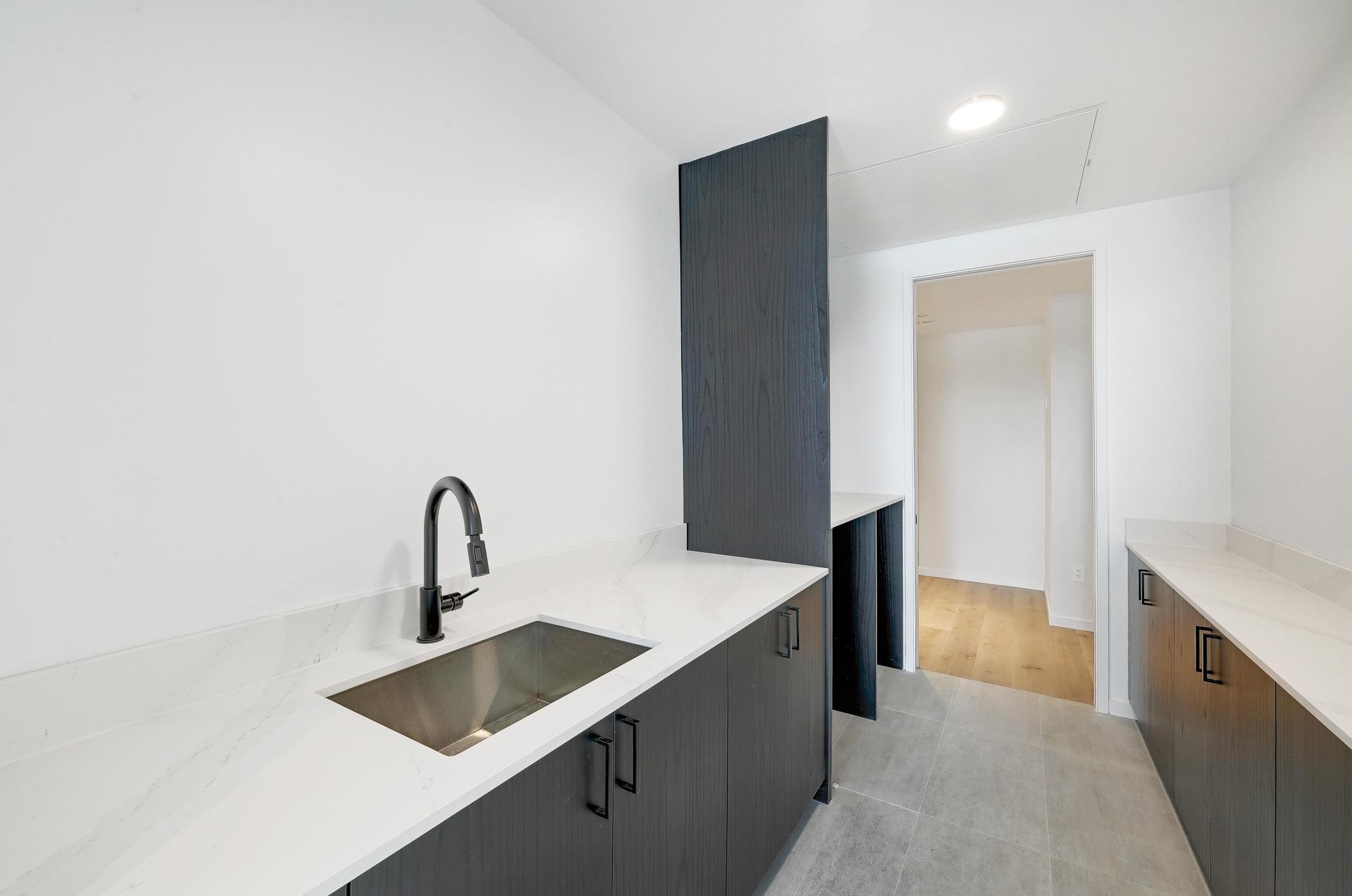 1006 Baylor ST # 202