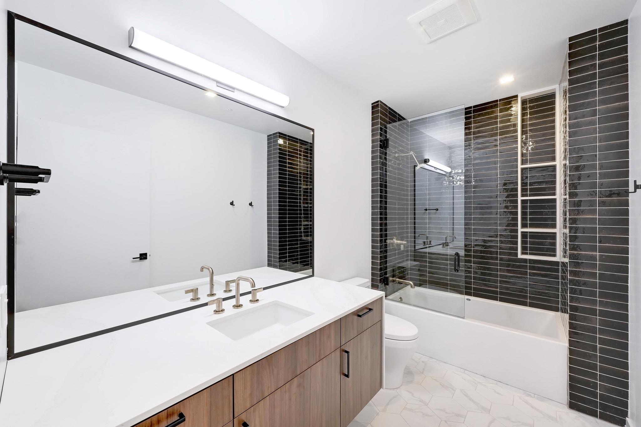 1006 Baylor ST # 202