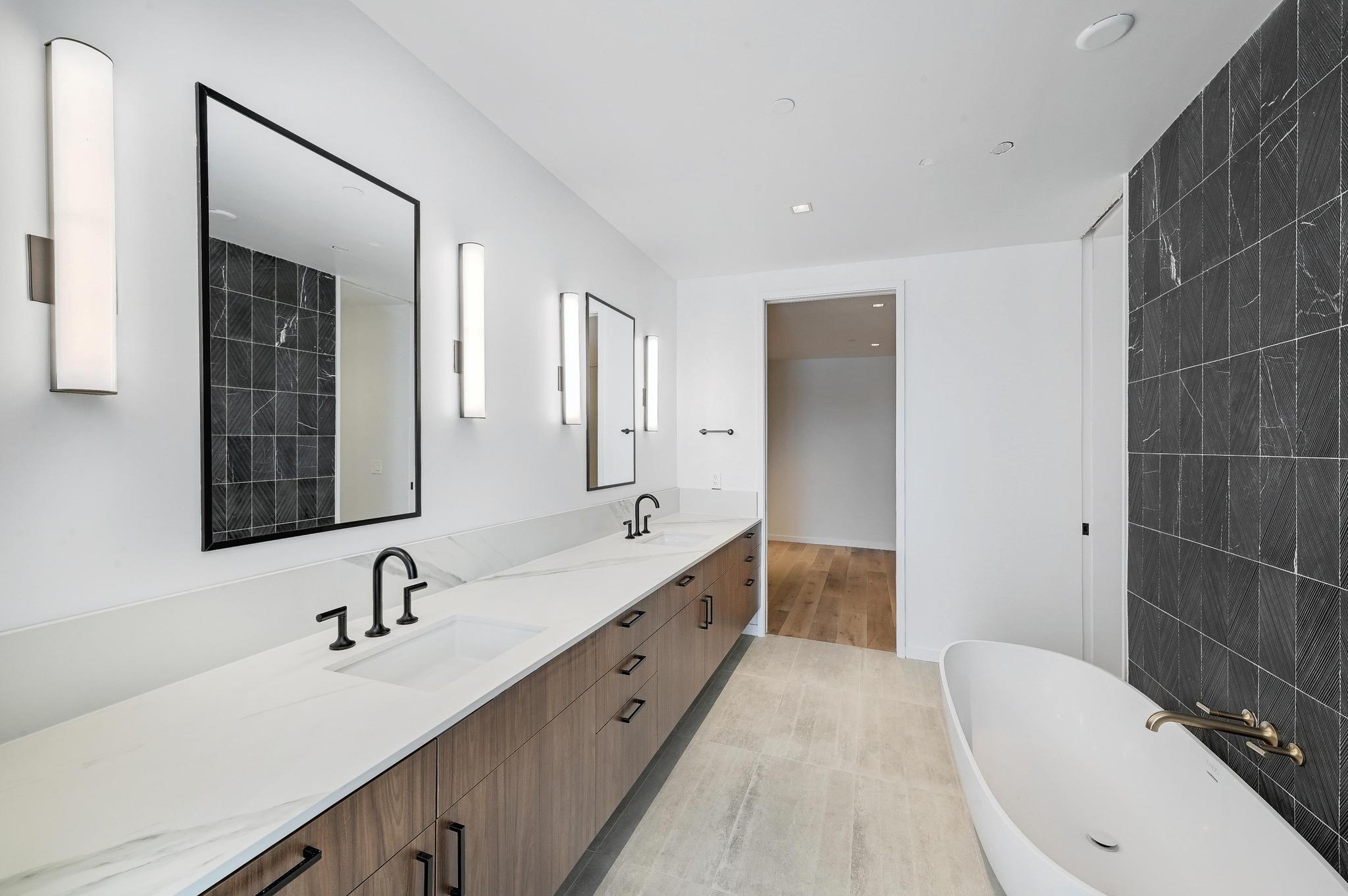 1006 Baylor ST # 202