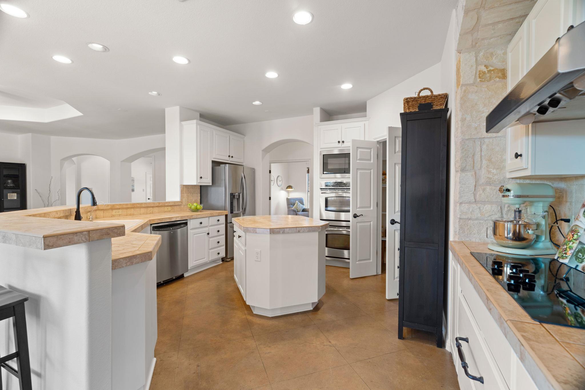 1426 Shelton Ranch RD