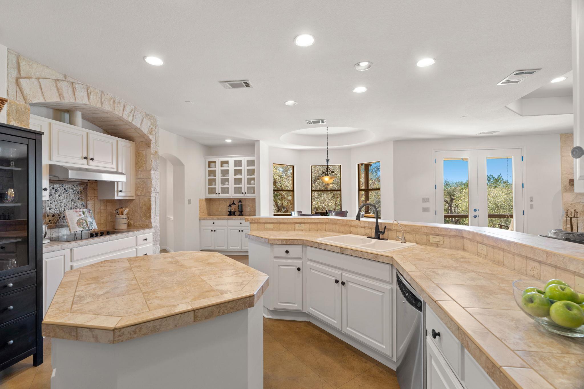 1426 Shelton Ranch RD