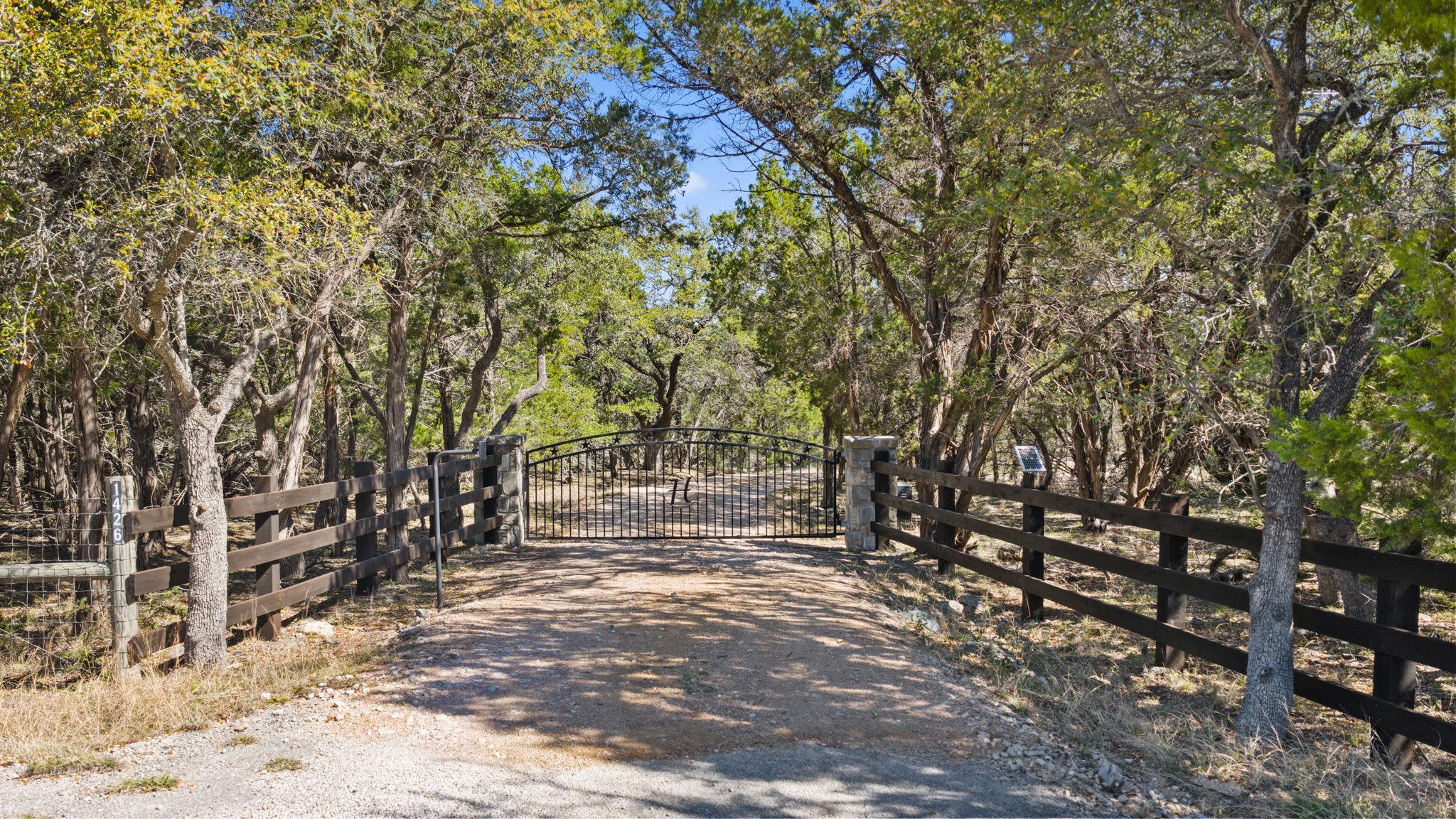 1426 Shelton Ranch RD