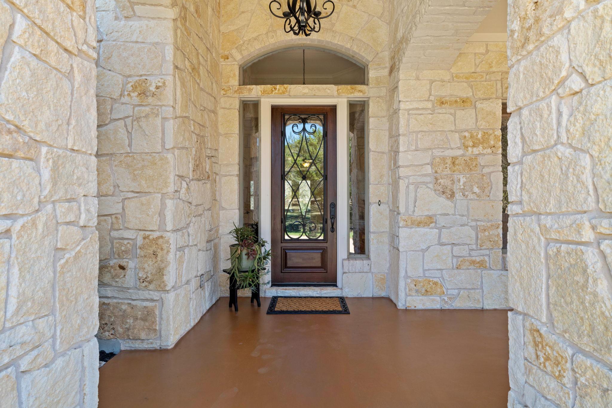 1426 Shelton Ranch RD