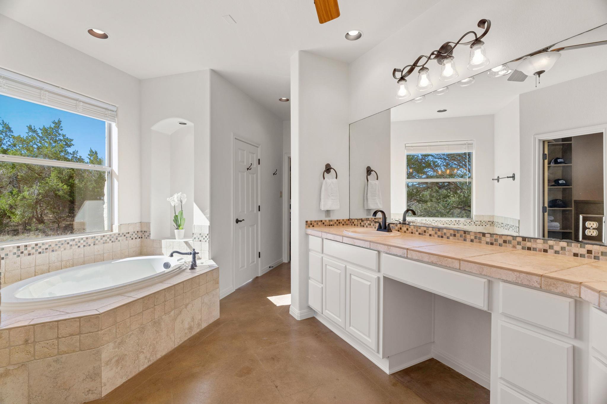 1426 Shelton Ranch RD