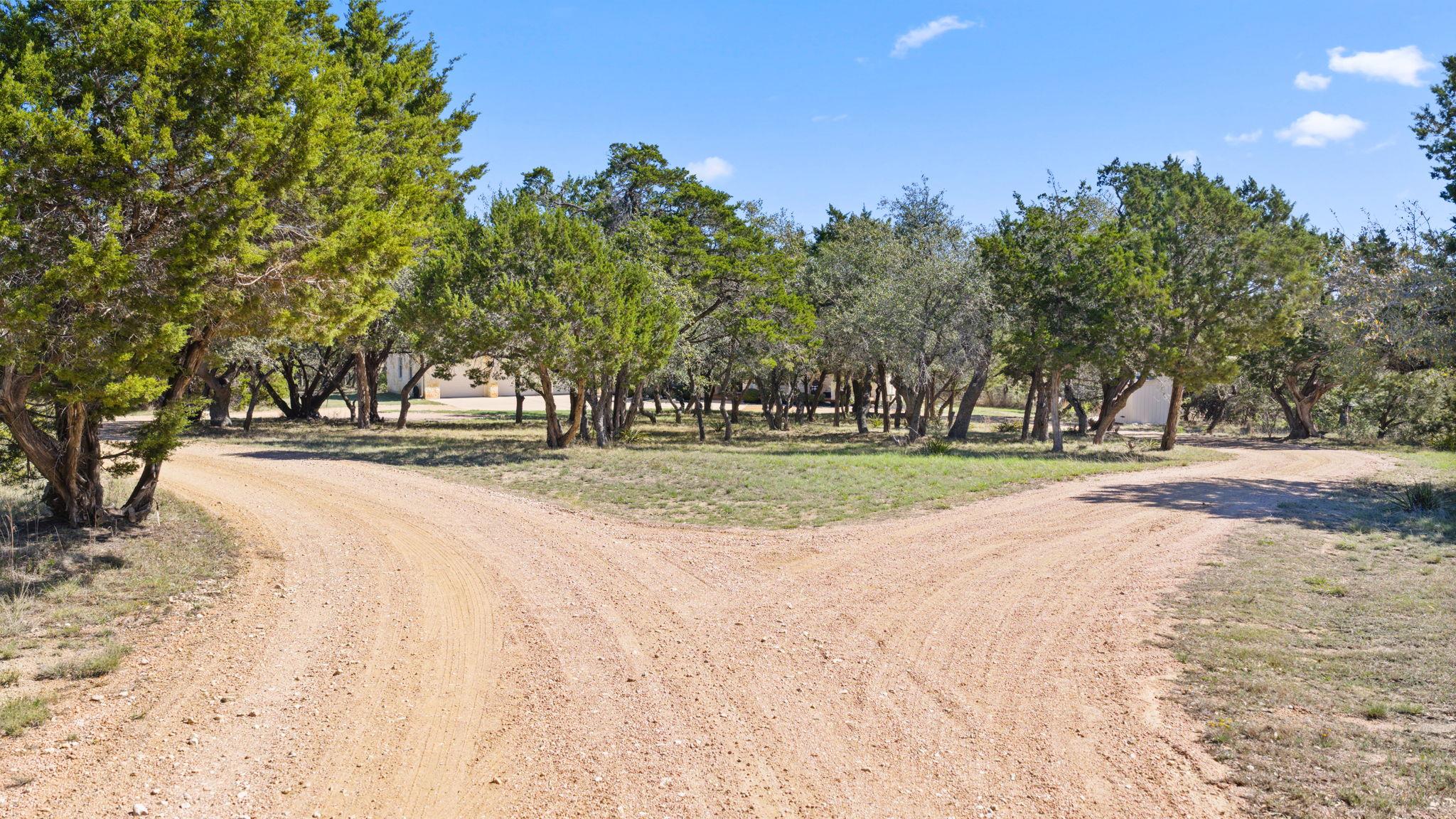 1426 Shelton Ranch RD