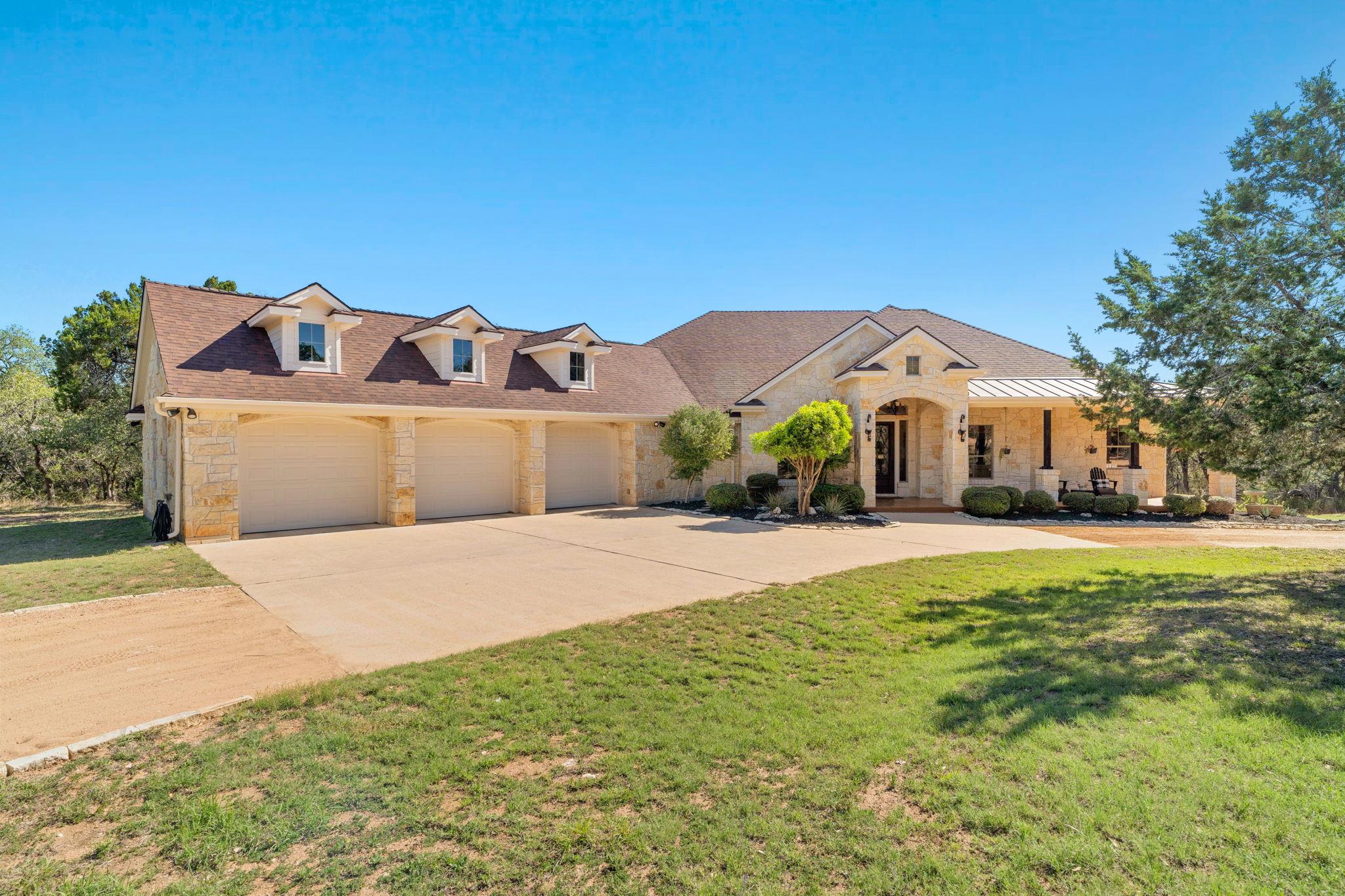 1426 Shelton Ranch RD