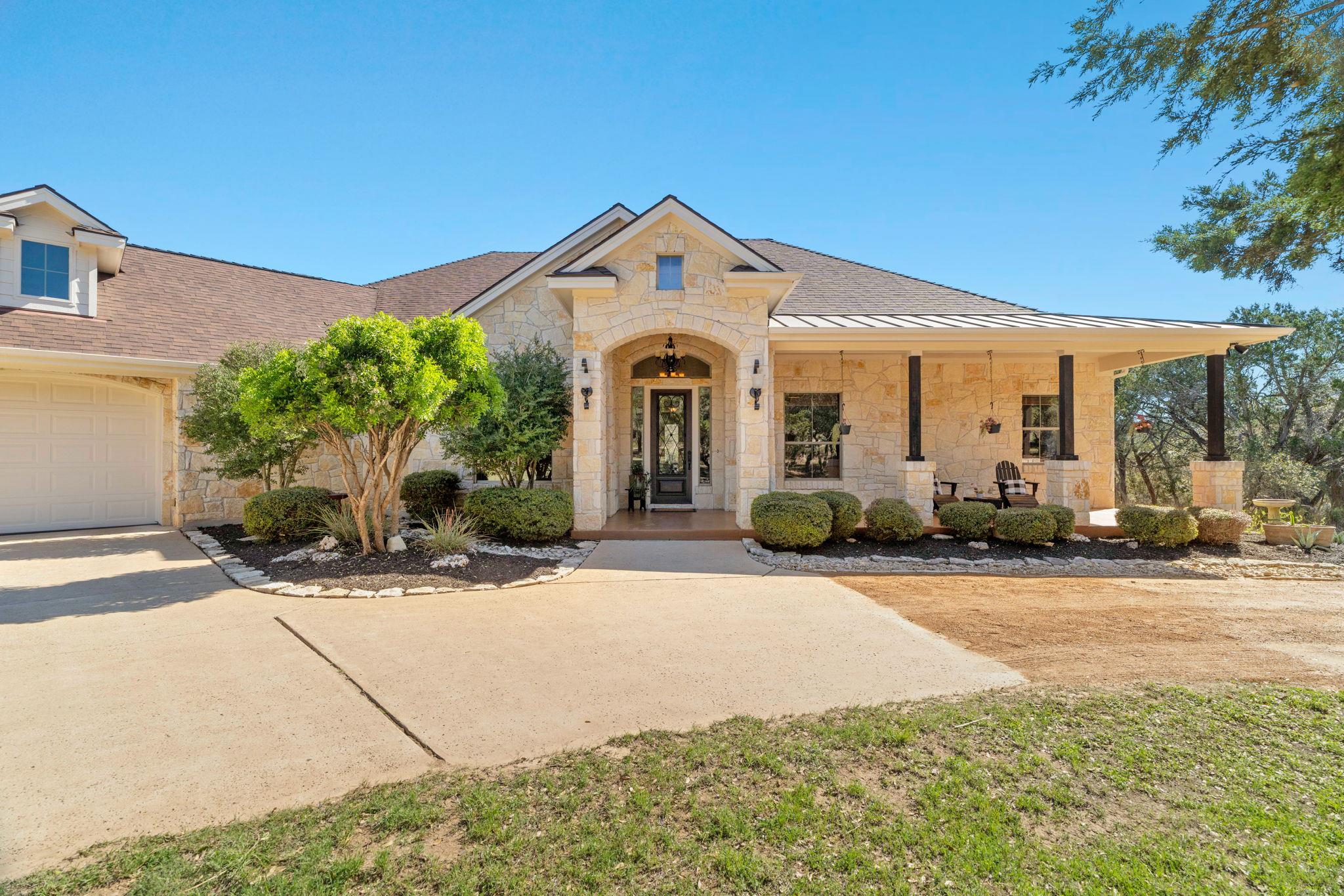 1426 Shelton Ranch RD