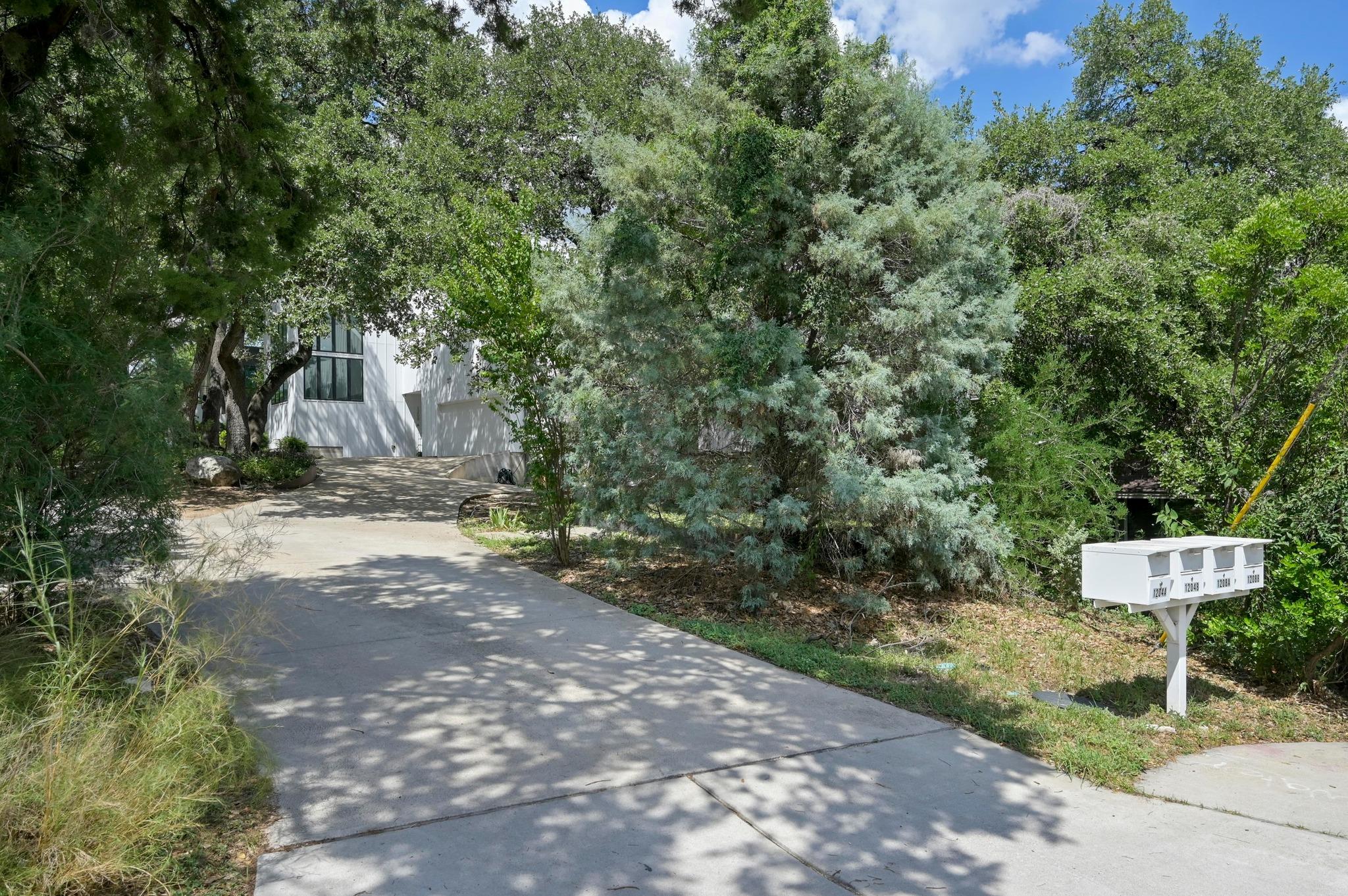 1208 Woodland Ave # A