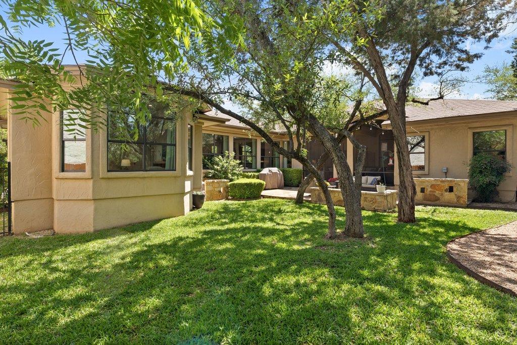 102 Blue Jay DR