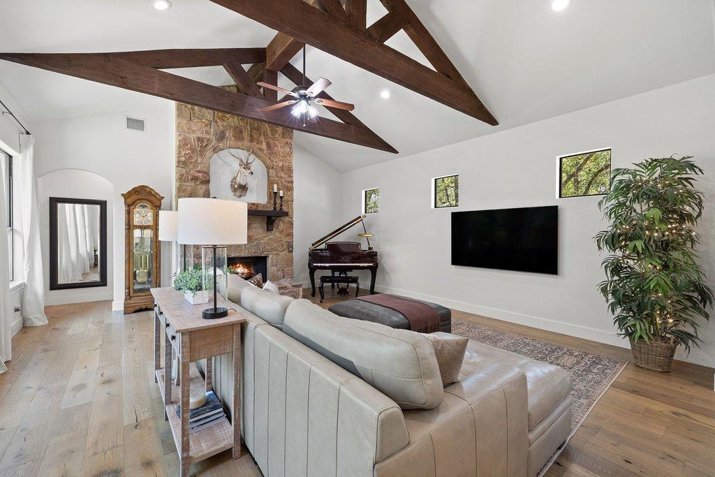 102 Blue Jay DR