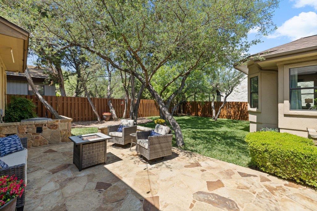 102 Blue Jay DR