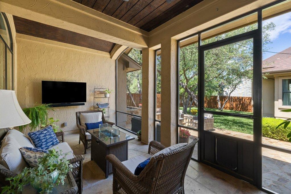 102 Blue Jay DR
