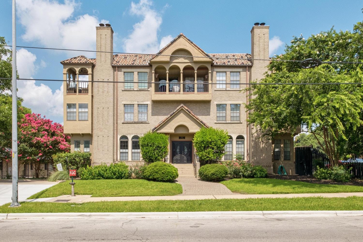 1704 West Ave # 108