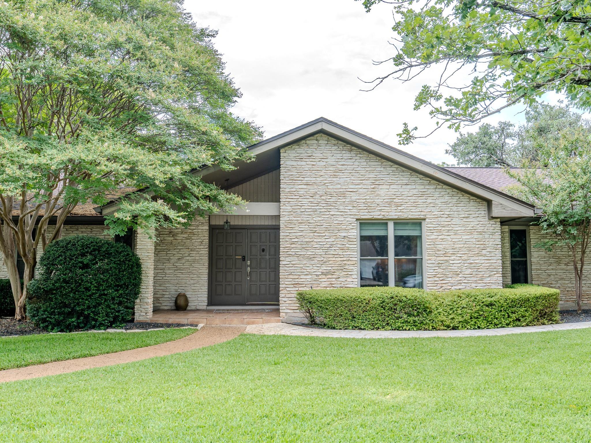 4902 Travis Country CIR