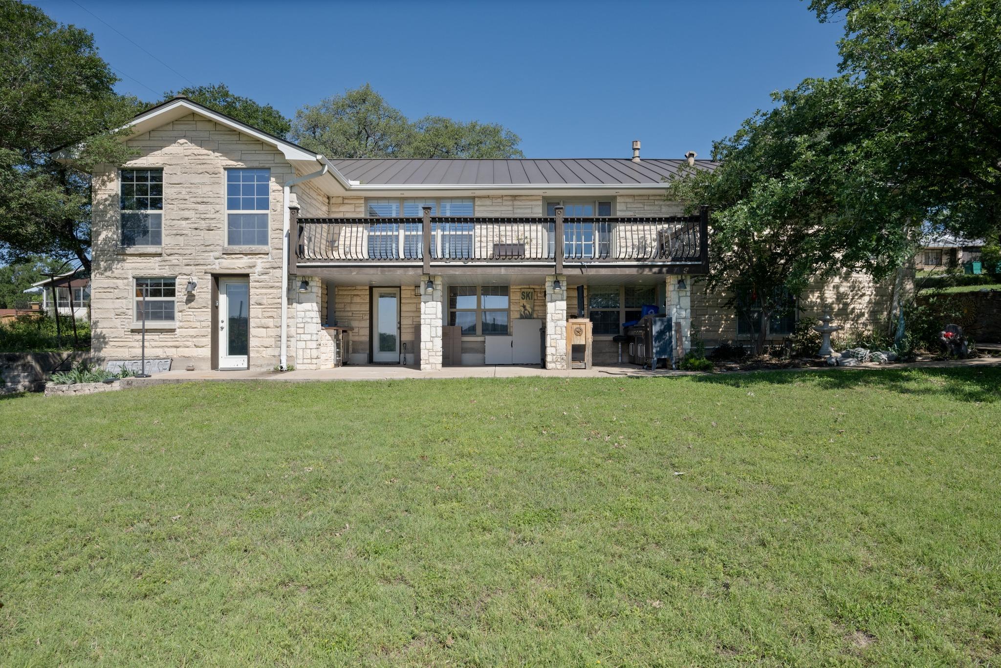 401 Crestview DR