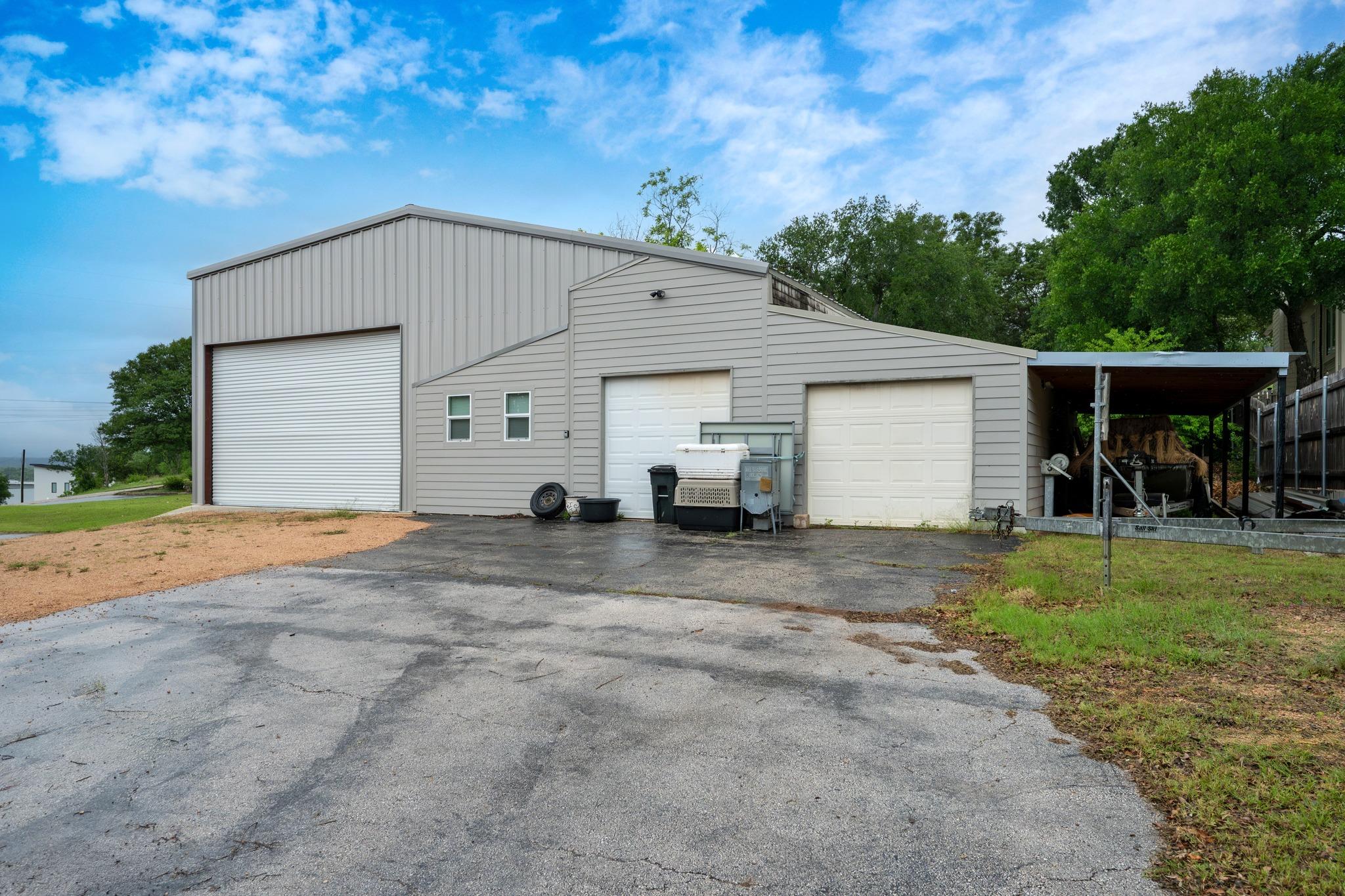 401 Crestview DR