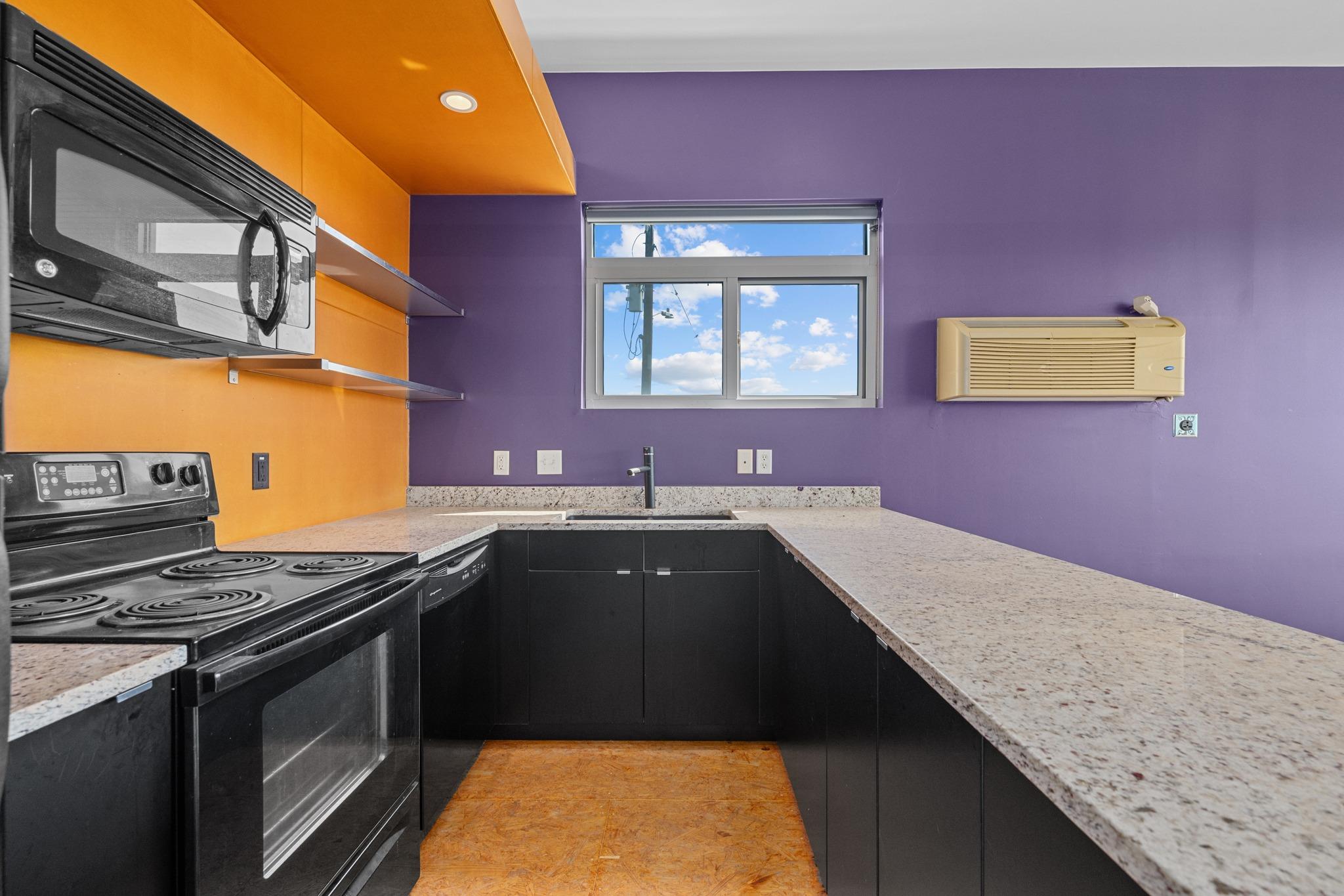 401 Crestview DR