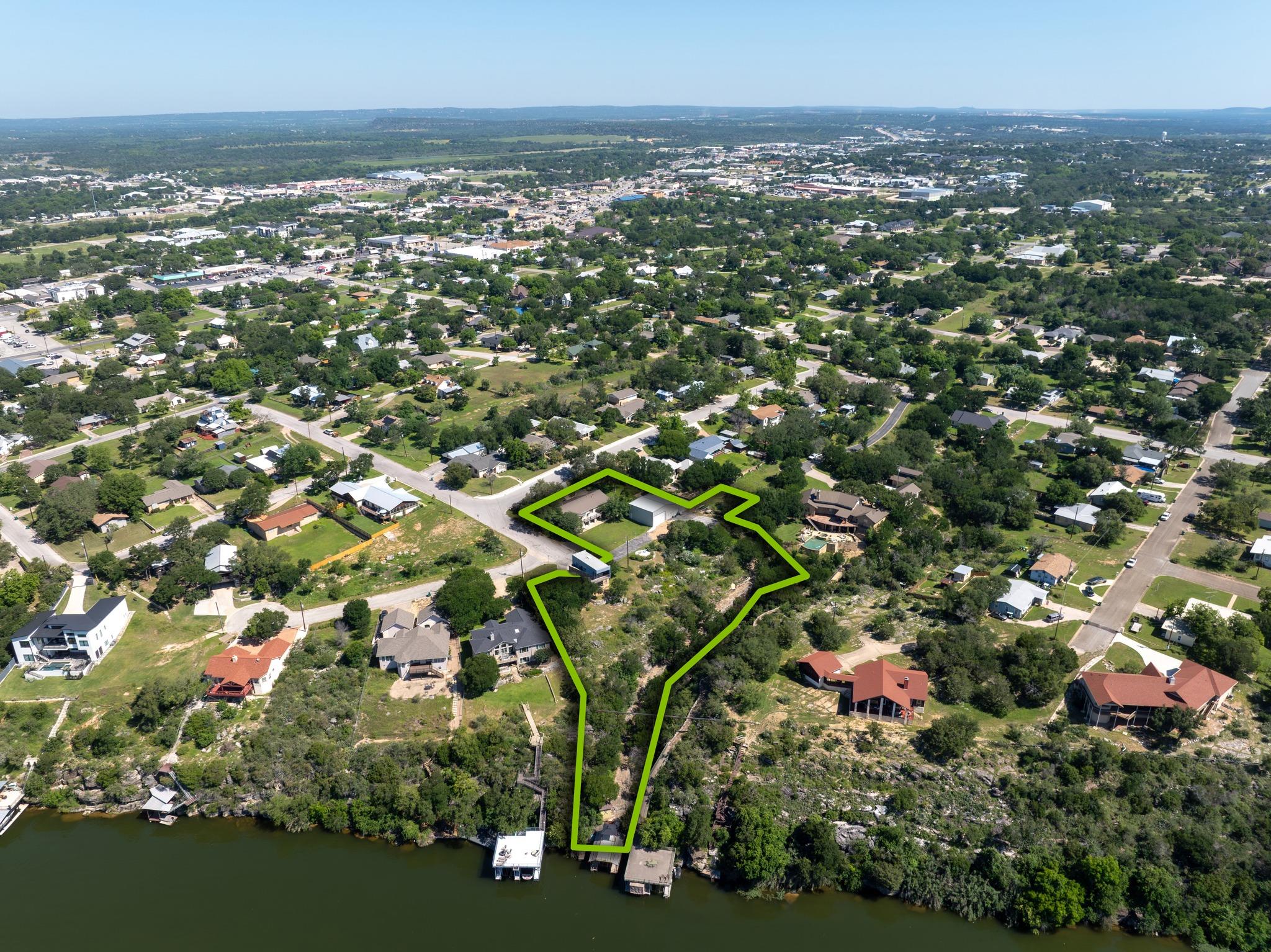 401 Crestview DR