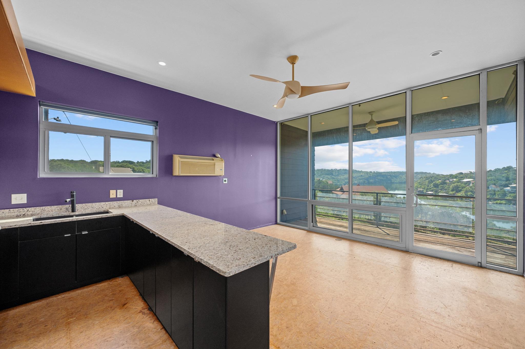 401 Crestview DR