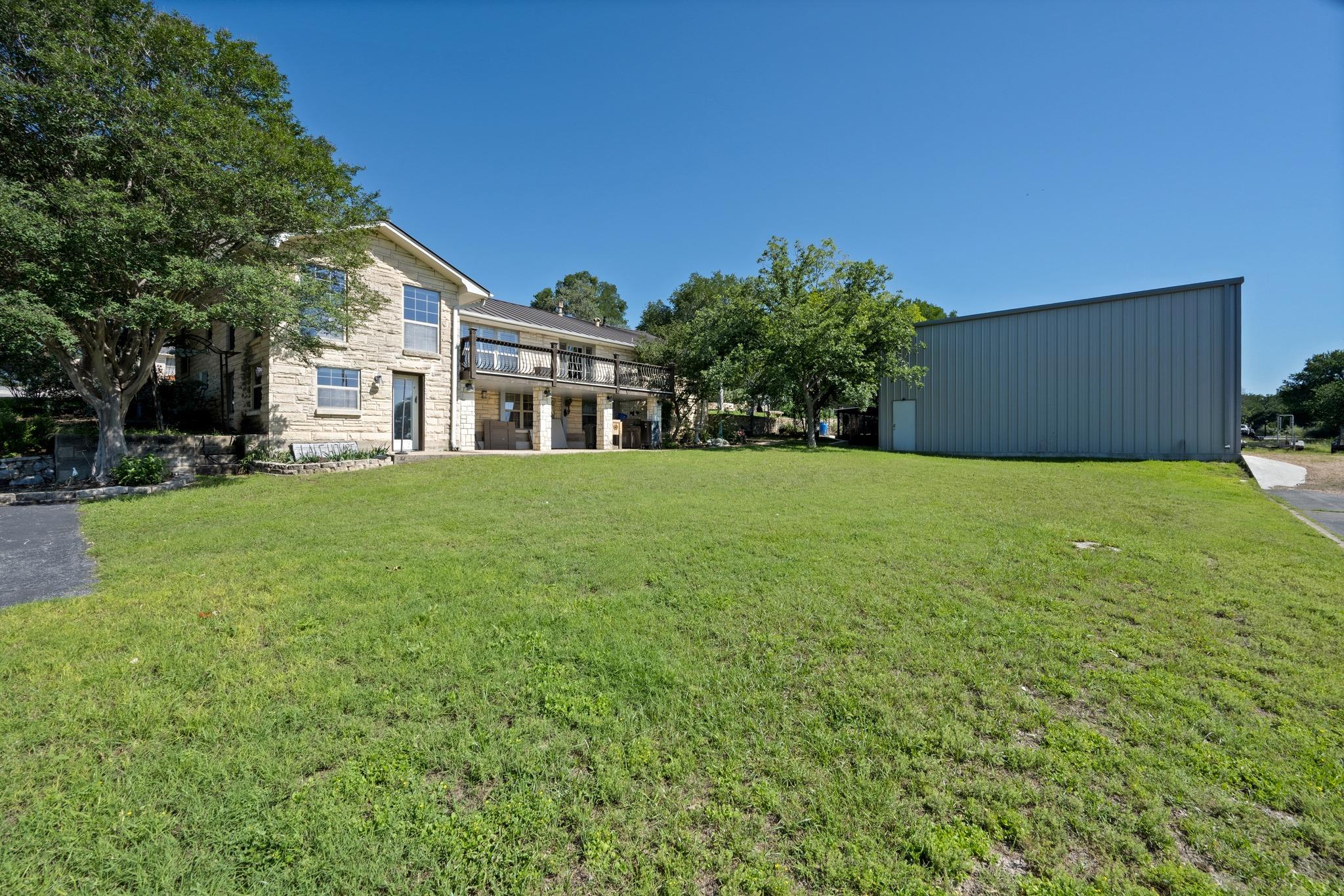 401 Crestview DR
