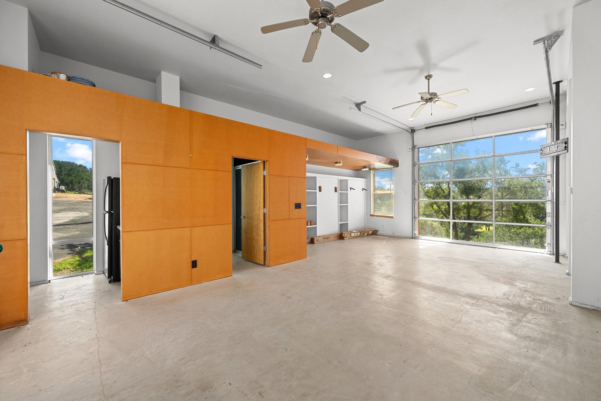 401 Crestview DR