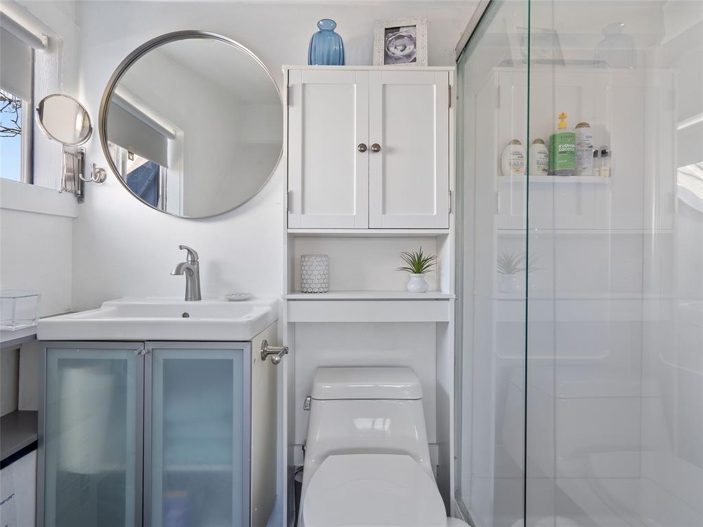 3117 Brass Buttons TRL