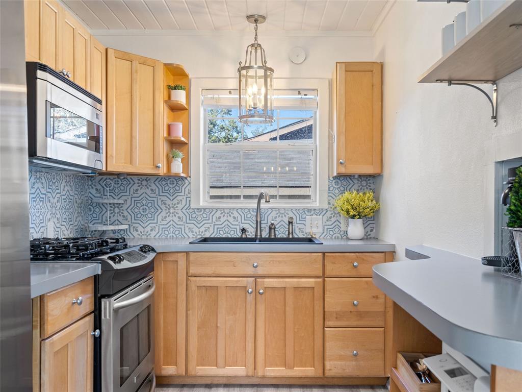 3117 Brass Buttons TRL