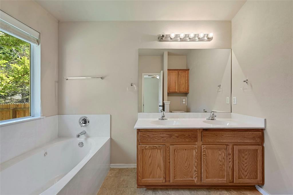 11505 Paul E Anderson DR