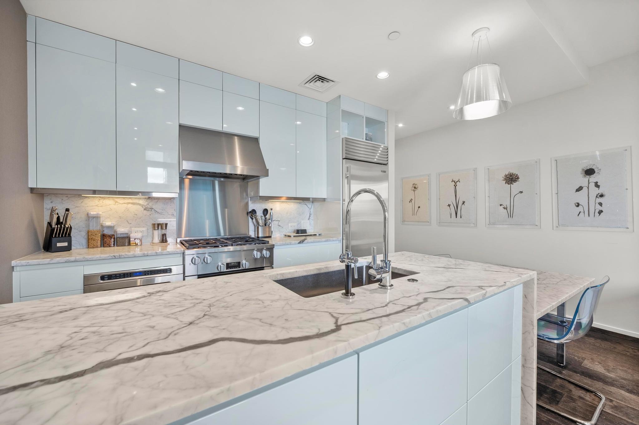 200 Congress Ave Unit: 33BB