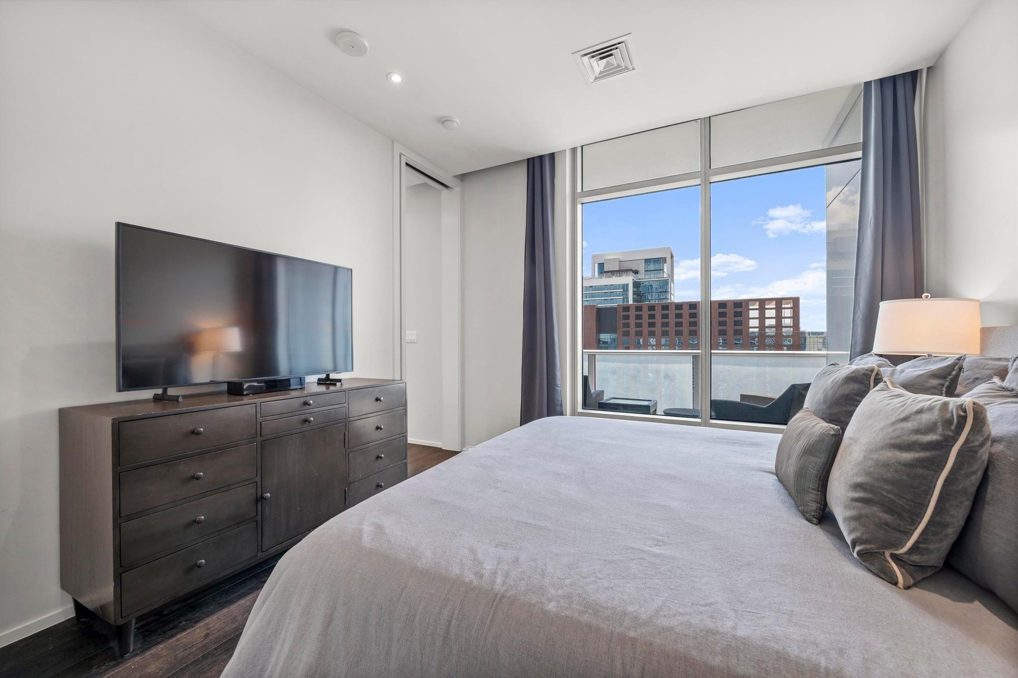 200 Congress Ave Unit: 33BB