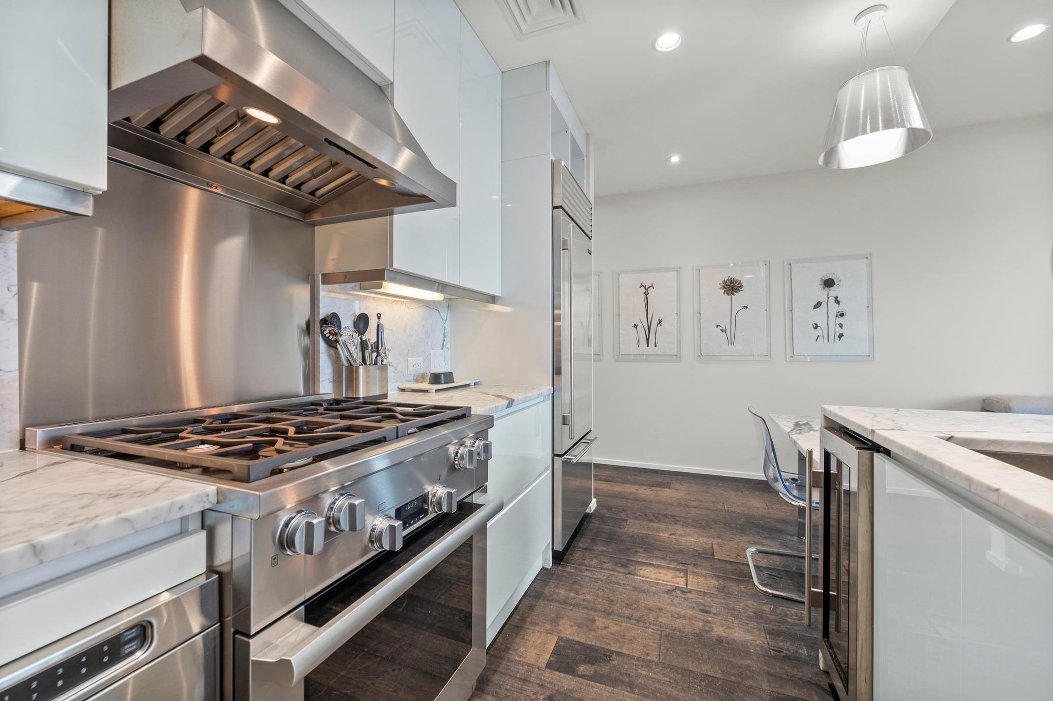 200 Congress Ave Unit: 33BB