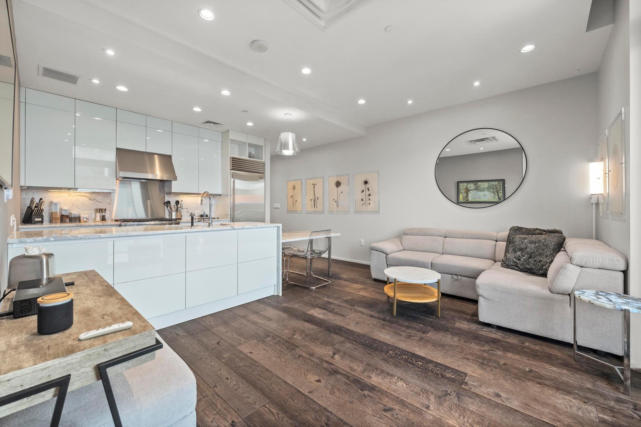 200 Congress Ave Unit: 33BB