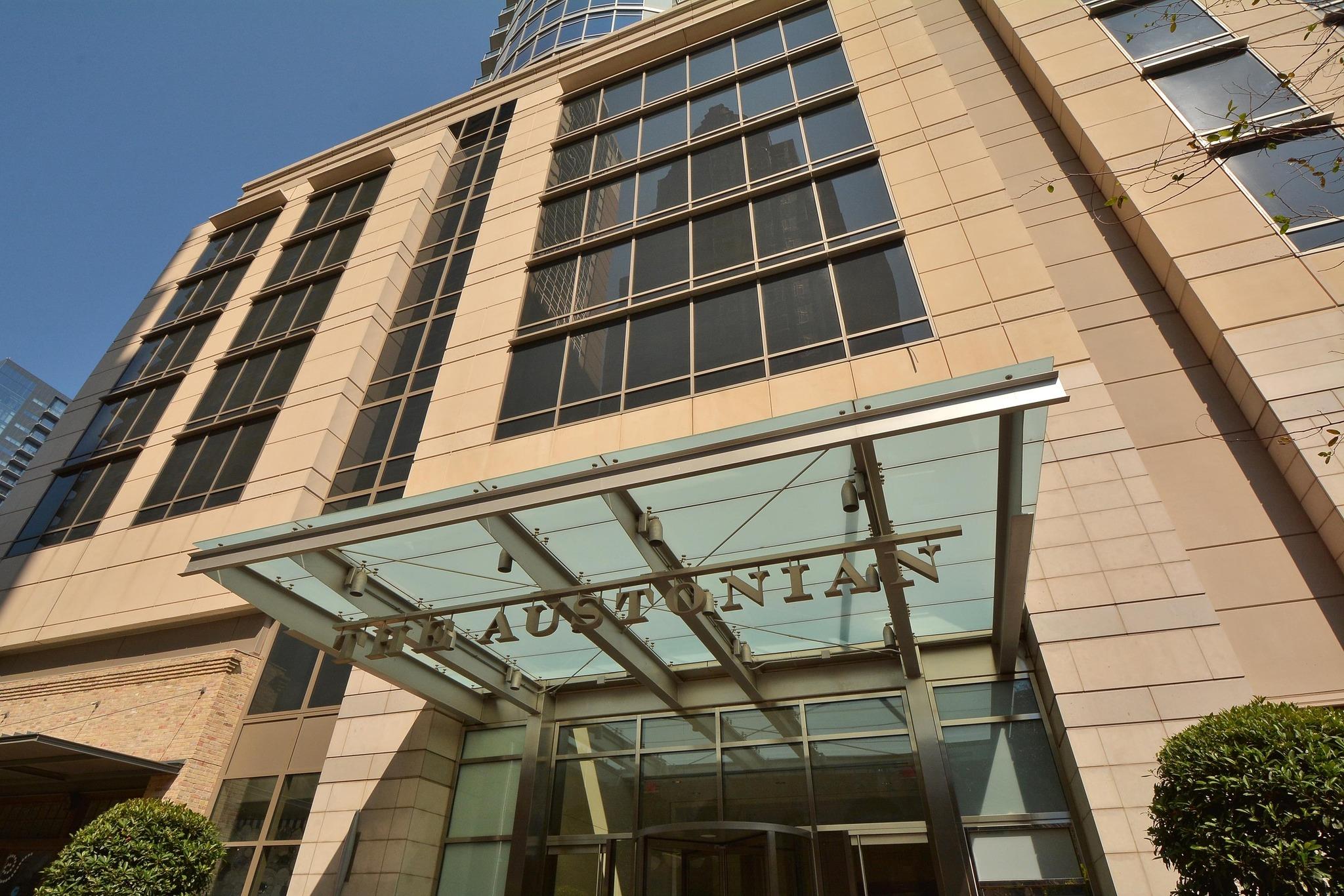 200 Congress Ave Unit: 33BB