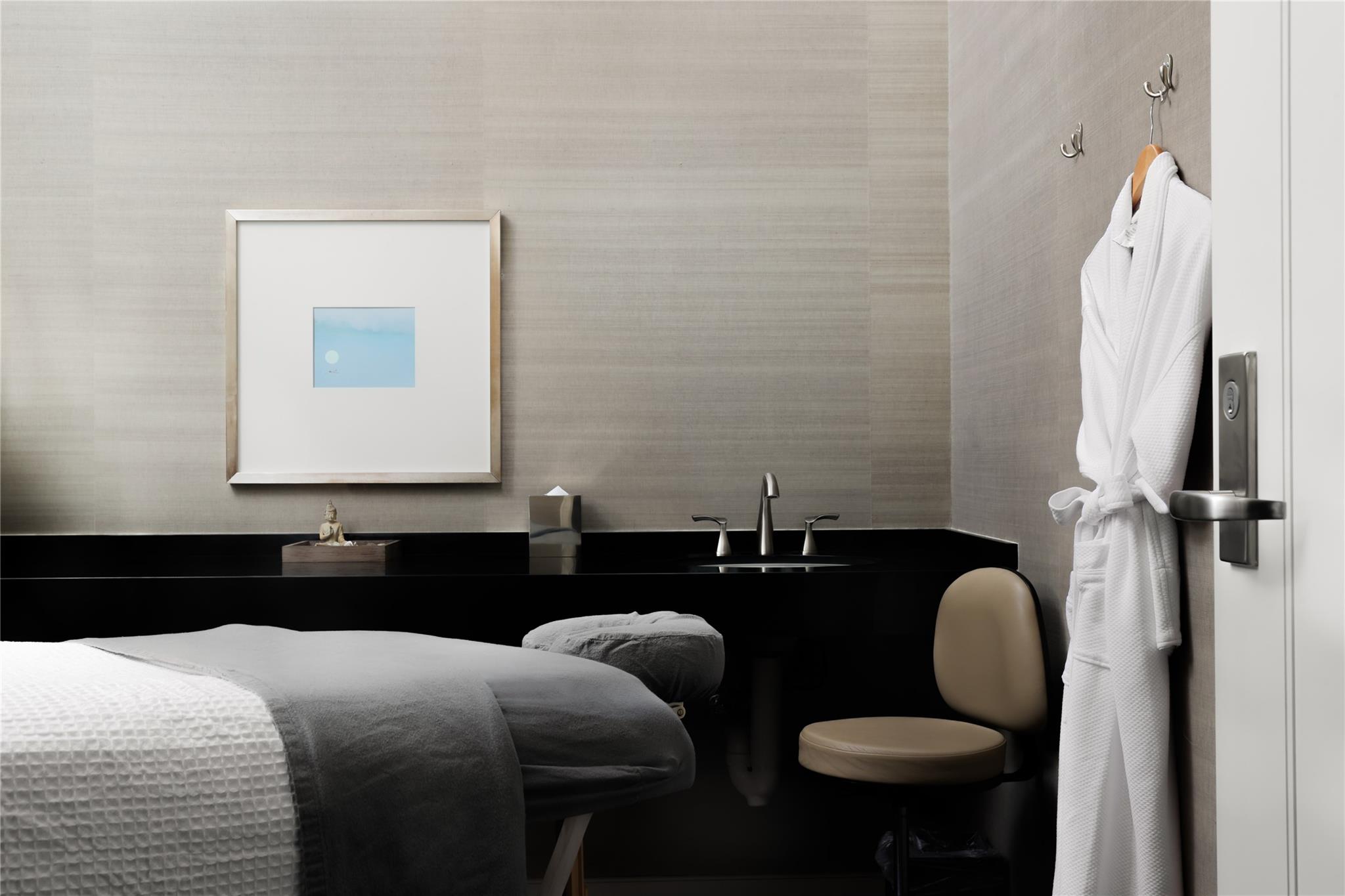 200 Congress Ave Unit: 33BB