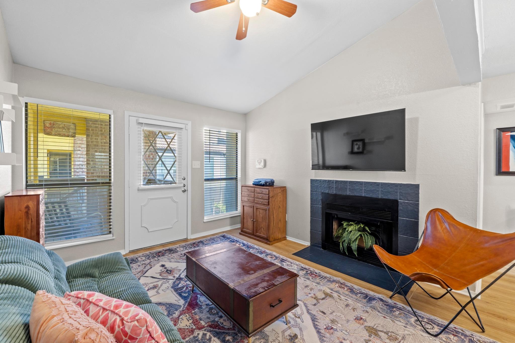 806 W 24th ST # 302
