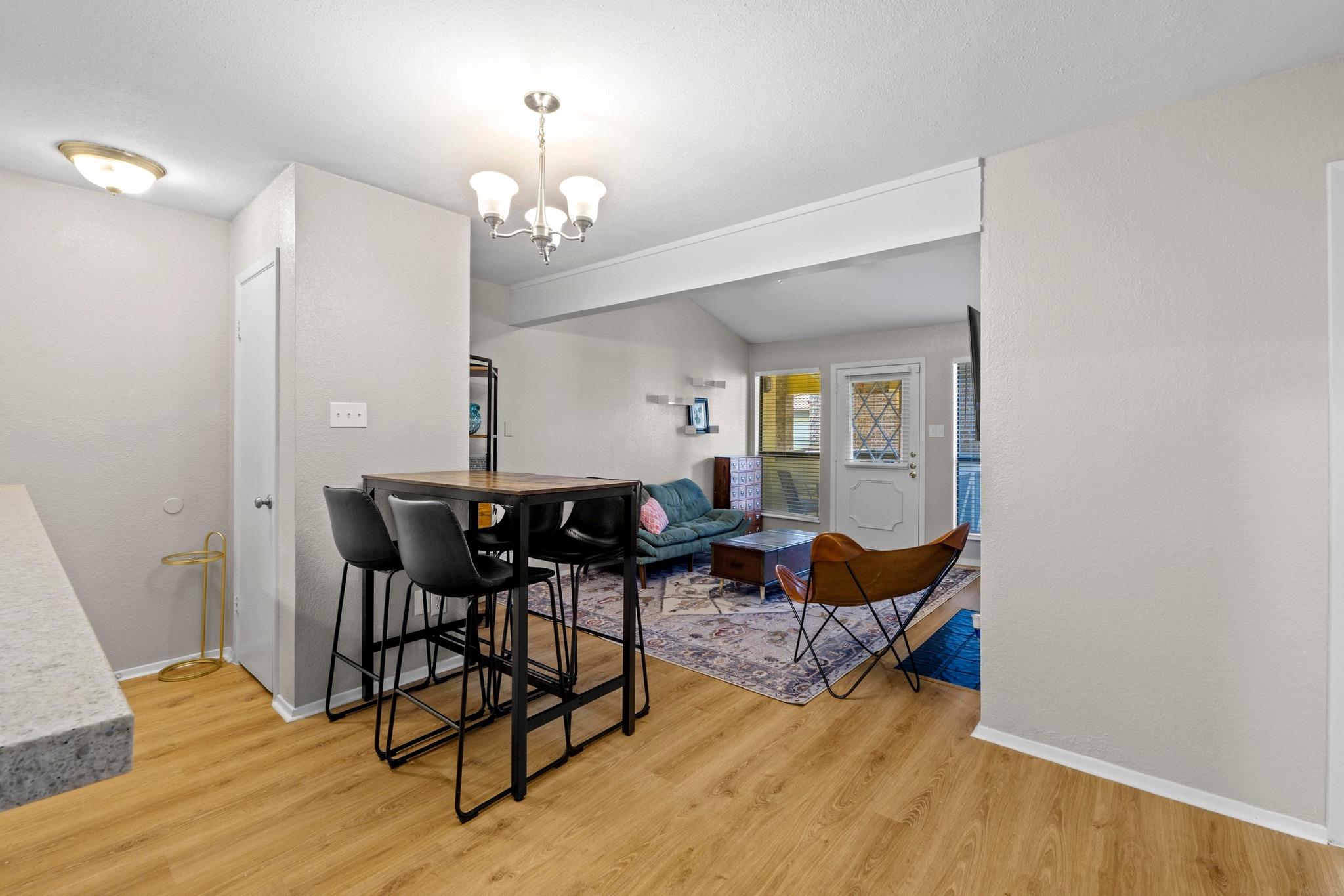 806 W 24th ST # 302