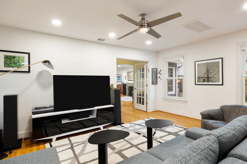 2005 Exposition BLVD