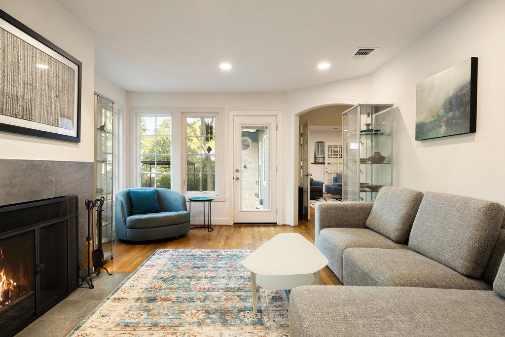 2005 Exposition BLVD