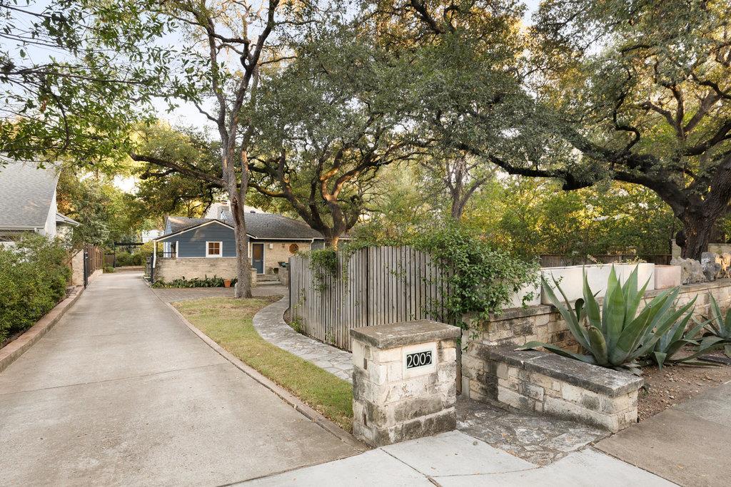 2005 Exposition BLVD