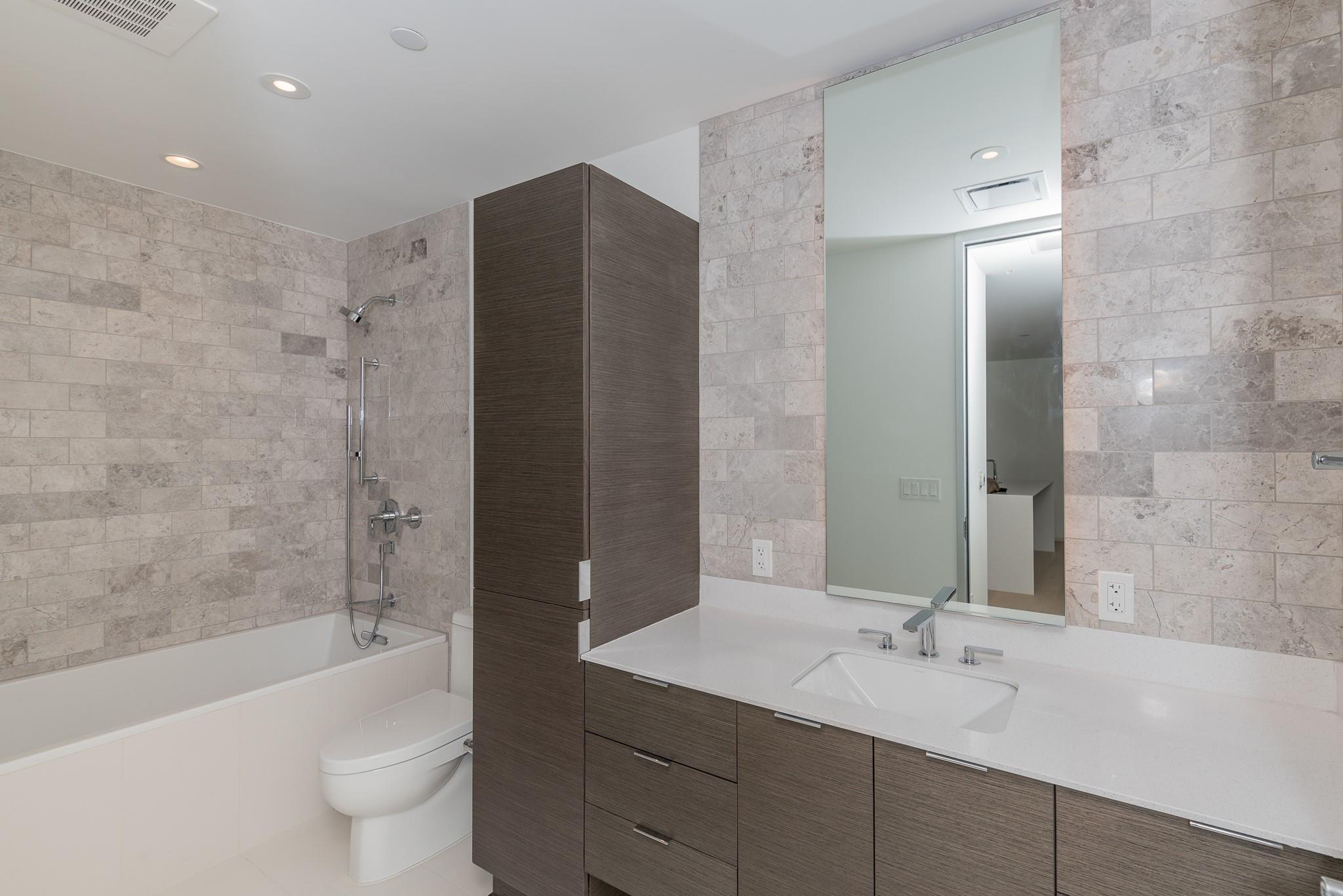 301 West Ave # 1802